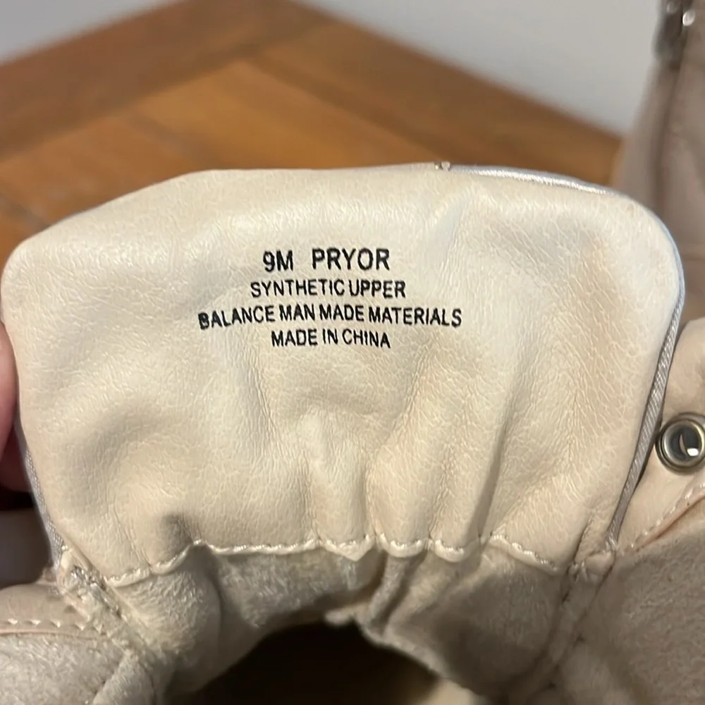 Dolce Vita Pryor Bootie Size 9 M.